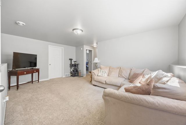 4522 18th Street S, Moorhead, MN 56560