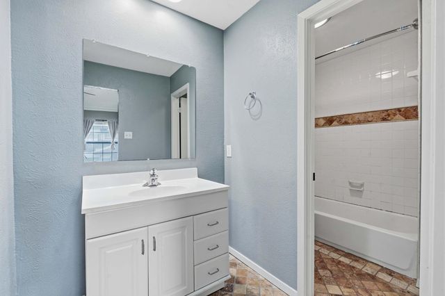1748 Ohlen RD 24, Austin, TX 78757