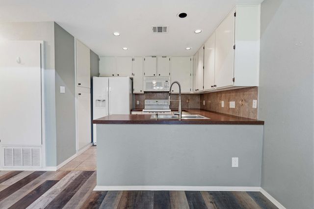 1748 Ohlen RD 24, Austin, TX 78757