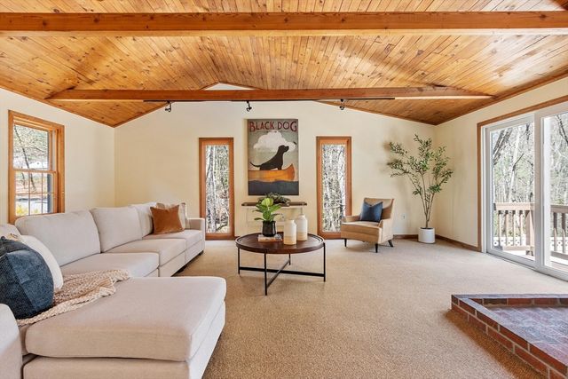 52 Bulkeley Rd, Littleton, MA 01460