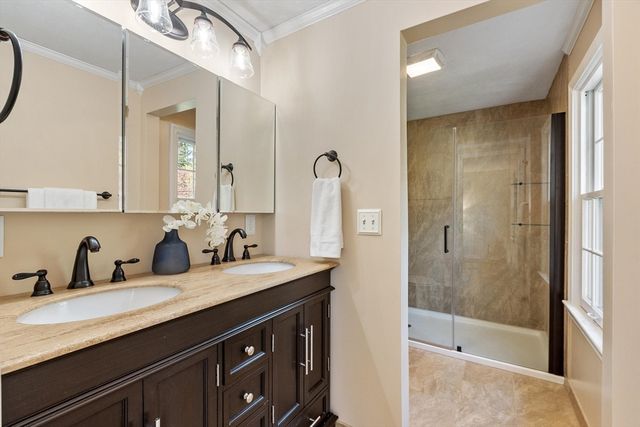 52 Bulkeley Rd, Littleton, MA 01460