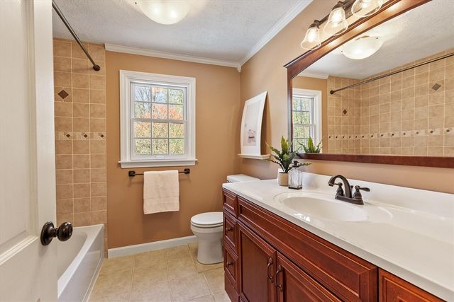 52 Bulkeley Rd, Littleton, MA 01460