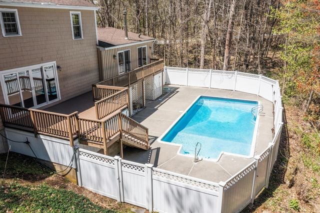 52 Bulkeley Rd, Littleton, MA 01460