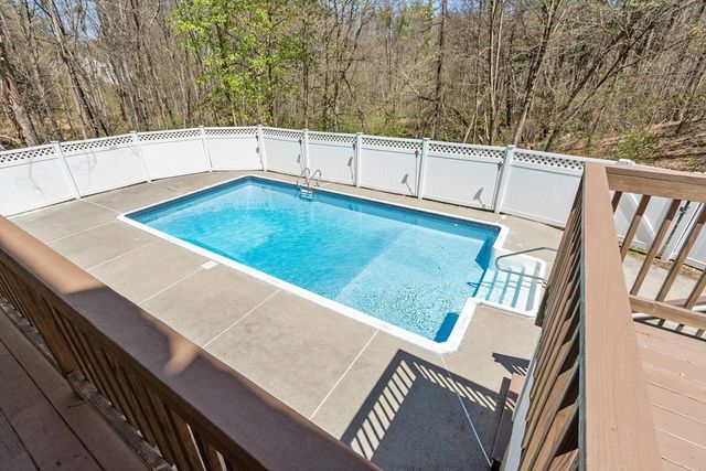 52 Bulkeley Rd, Littleton, MA 01460