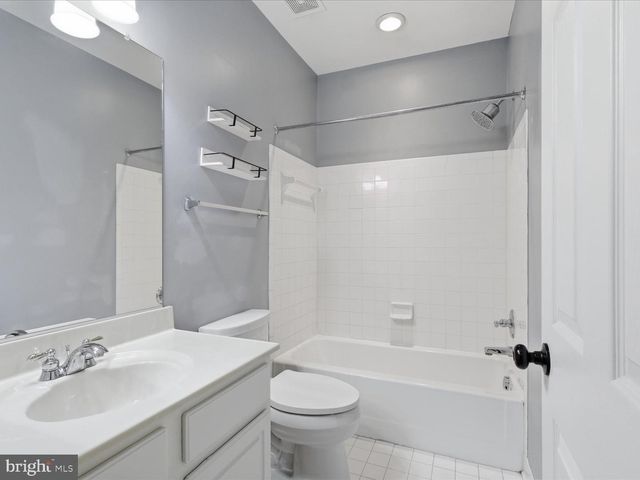 10009 ORLAND STONE DR, Bristow, VA 20136