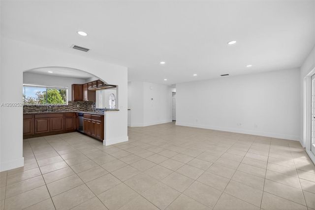 310 SW Bridgeport Dr, Port St. Lucie, FL 34953