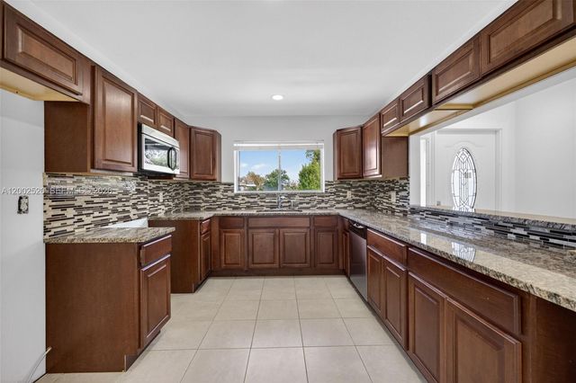 310 SW Bridgeport Dr, Port St. Lucie, FL 34953