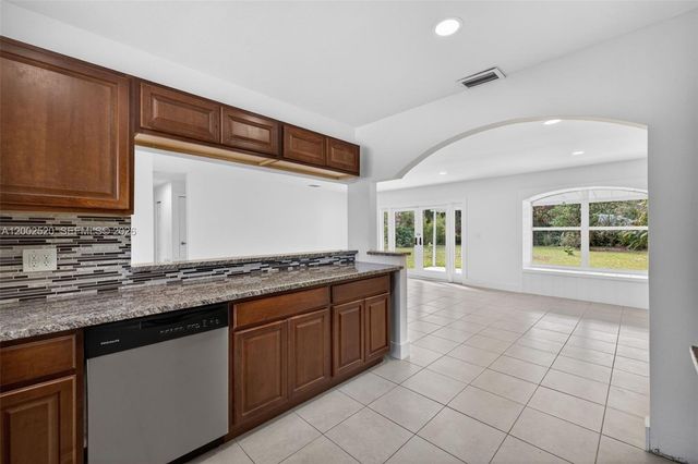 310 SW Bridgeport Dr, Port St. Lucie, FL 34953