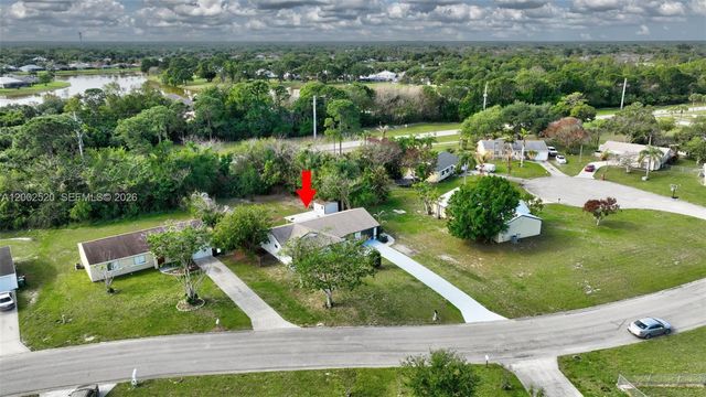 310 SW Bridgeport Dr, Port St. Lucie, FL 34953