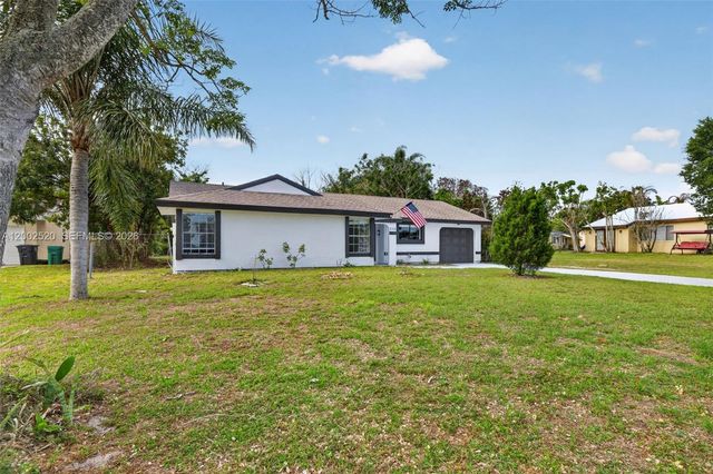 310 SW Bridgeport Dr, Port St. Lucie, FL 34953