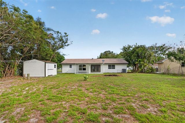 310 SW Bridgeport Dr, Port St. Lucie, FL 34953