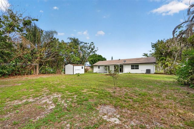 310 SW Bridgeport Dr, Port St. Lucie, FL 34953