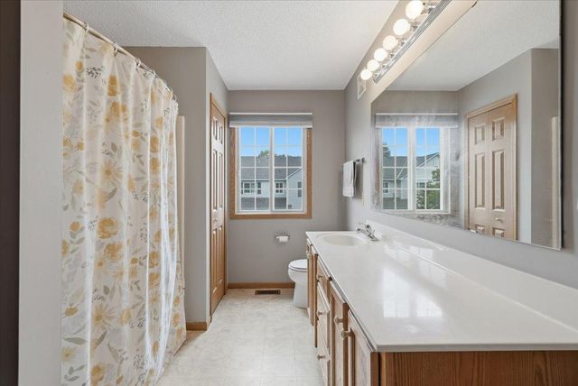 13043 Europa Trail Way N A, Hugo, MN 55038