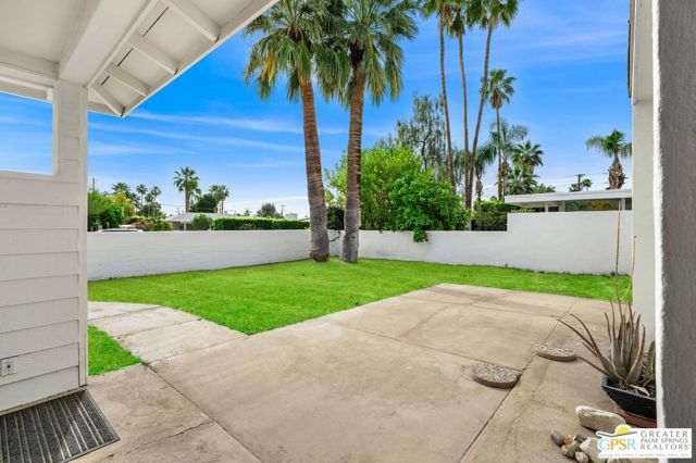543 N Paseo De Anza, Palm Springs, CA 92262