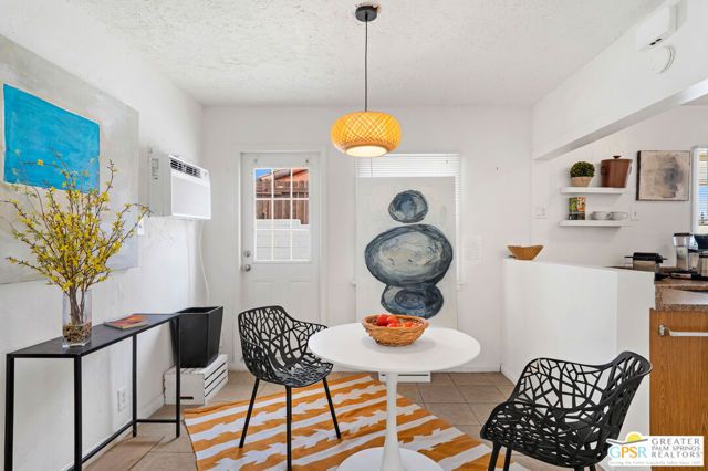 543 N Paseo De Anza, Palm Springs, CA 92262