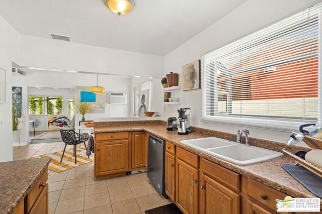 543 N Paseo De Anza, Palm Springs, CA 92262