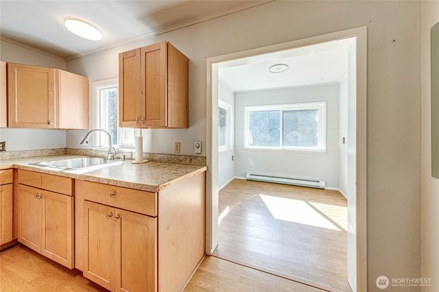 2016 W 10th Street, Port Angeles, WA 98363