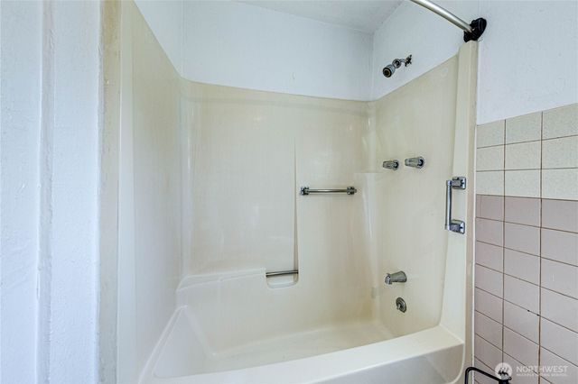 2016 W 10th Street, Port Angeles, WA 98363