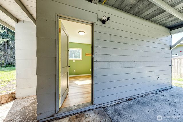 2016 W 10th Street, Port Angeles, WA 98363