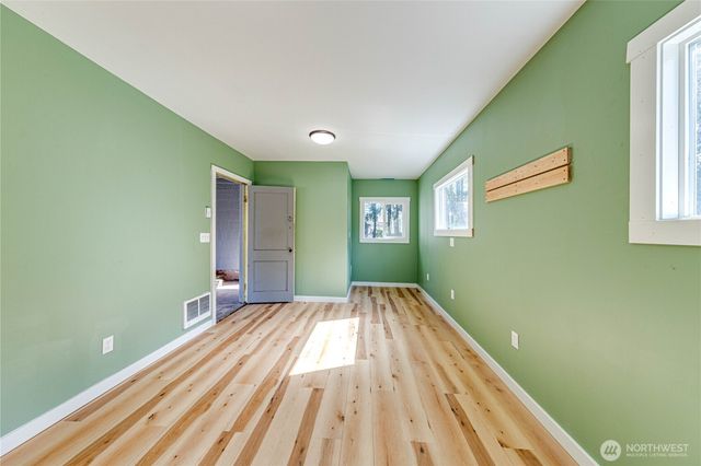 2016 W 10th Street, Port Angeles, WA 98363