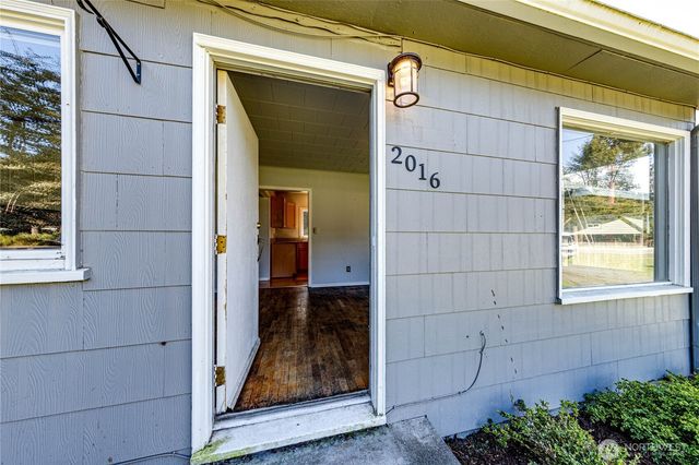 2016 W 10th Street, Port Angeles, WA 98363