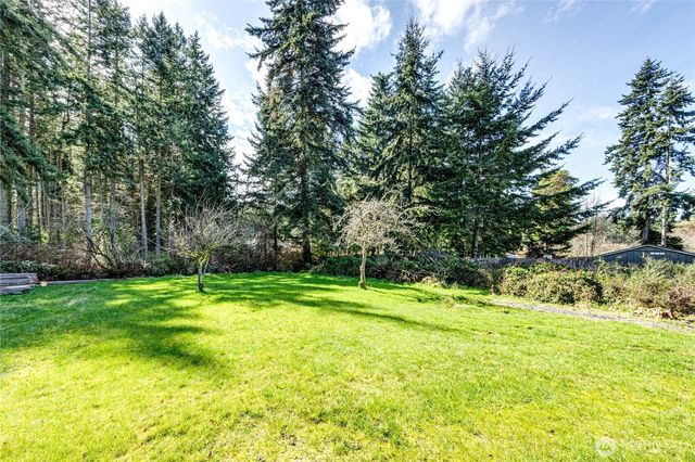 2016 W 10th Street, Port Angeles, WA 98363