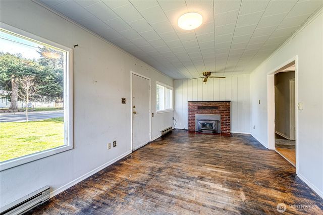 2016 W 10th Street, Port Angeles, WA 98363