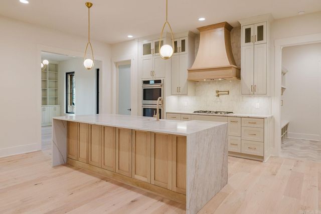 7048 Hannah Ln, Benton, AR 72019