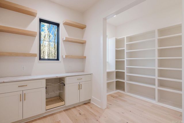 7048 Hannah Ln, Benton, AR 72019