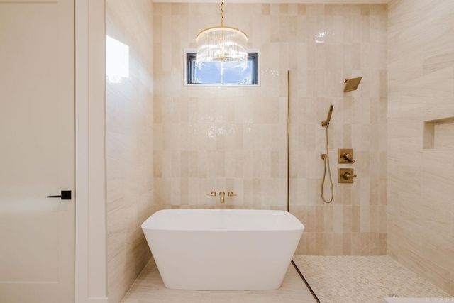 7048 Hannah Ln, Benton, AR 72019