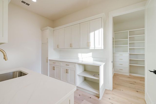 7048 Hannah Ln, Benton, AR 72019