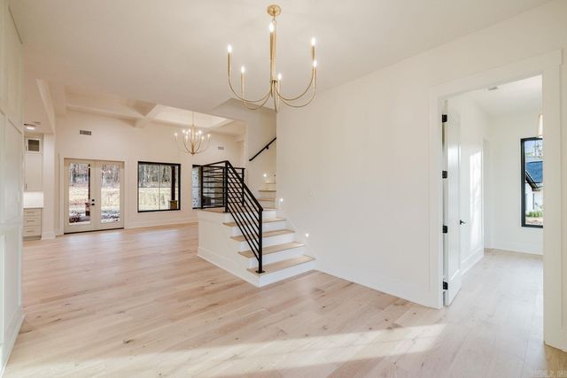 7048 Hannah Ln, Benton, AR 72019