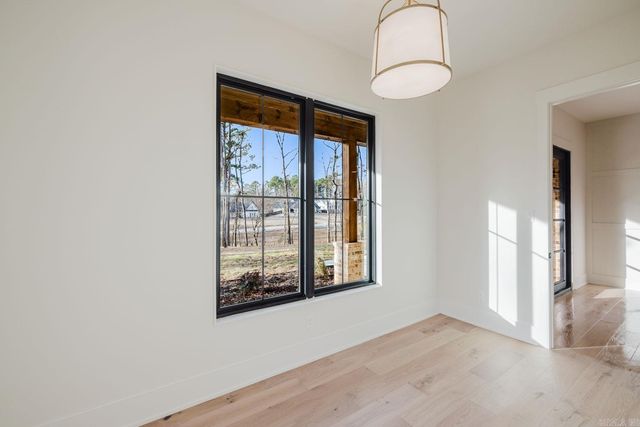 7048 Hannah Ln, Benton, AR 72019