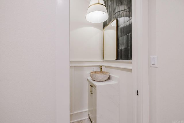 7048 Hannah Ln, Benton, AR 72019