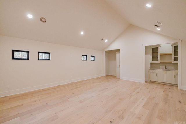 7048 Hannah Ln, Benton, AR 72019