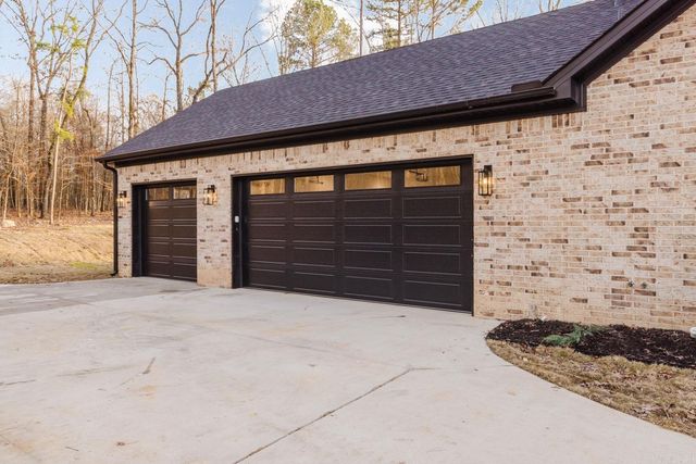 7048 Hannah Ln, Benton, AR 72019