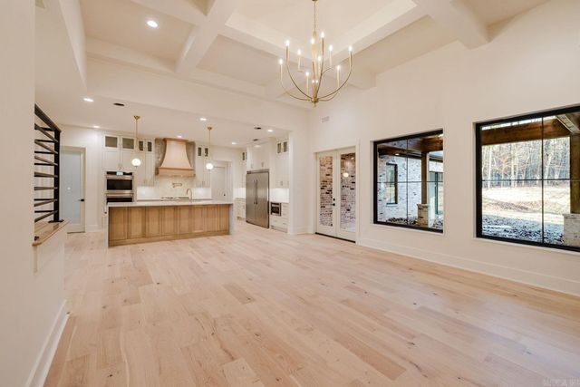 7048 Hannah Ln, Benton, AR 72019