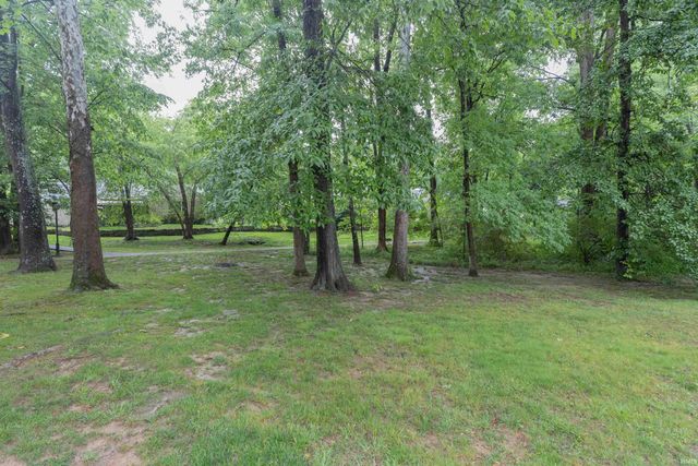 1415 Timberlake Road, Evansville, IN 47720