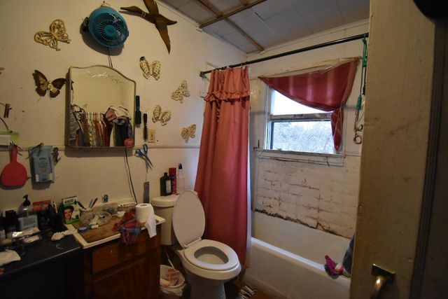 1909 Avenue C, Bay City, TX 77414