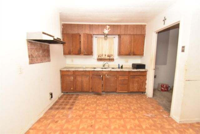 1909 Avenue C, Bay City, TX 77414