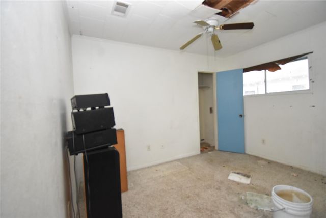 1909 Avenue C, Bay City, TX 77414