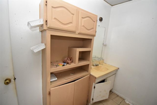 1909 Avenue C, Bay City, TX 77414