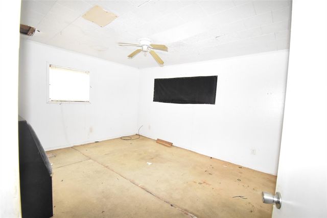 1909 Avenue C, Bay City, TX 77414