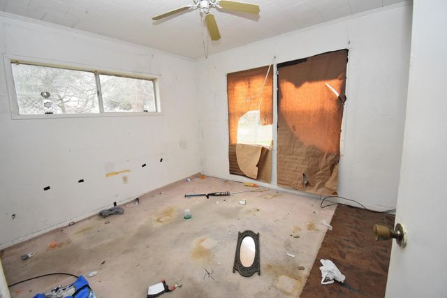 1909 Avenue C, Bay City, TX 77414