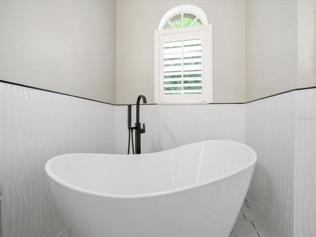 18931 CHAVILLE ROAD, Lutz, FL 33558