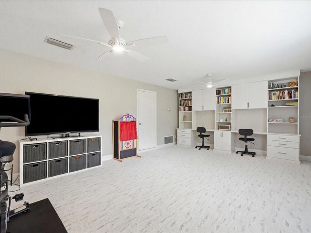 18931 CHAVILLE ROAD, Lutz, FL 33558