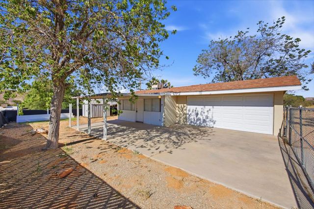 7798 Acoma Trail, Yucca Valley, CA 92284
