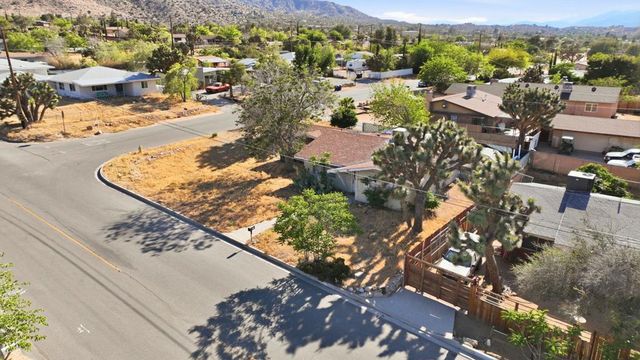 7798 Acoma Trail, Yucca Valley, CA 92284