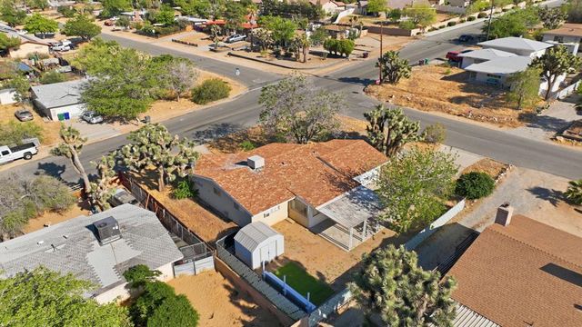 7798 Acoma Trail, Yucca Valley, CA 92284