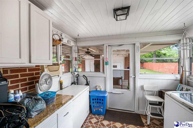 560 W Carolina Avenue, Hartsville, SC 29550